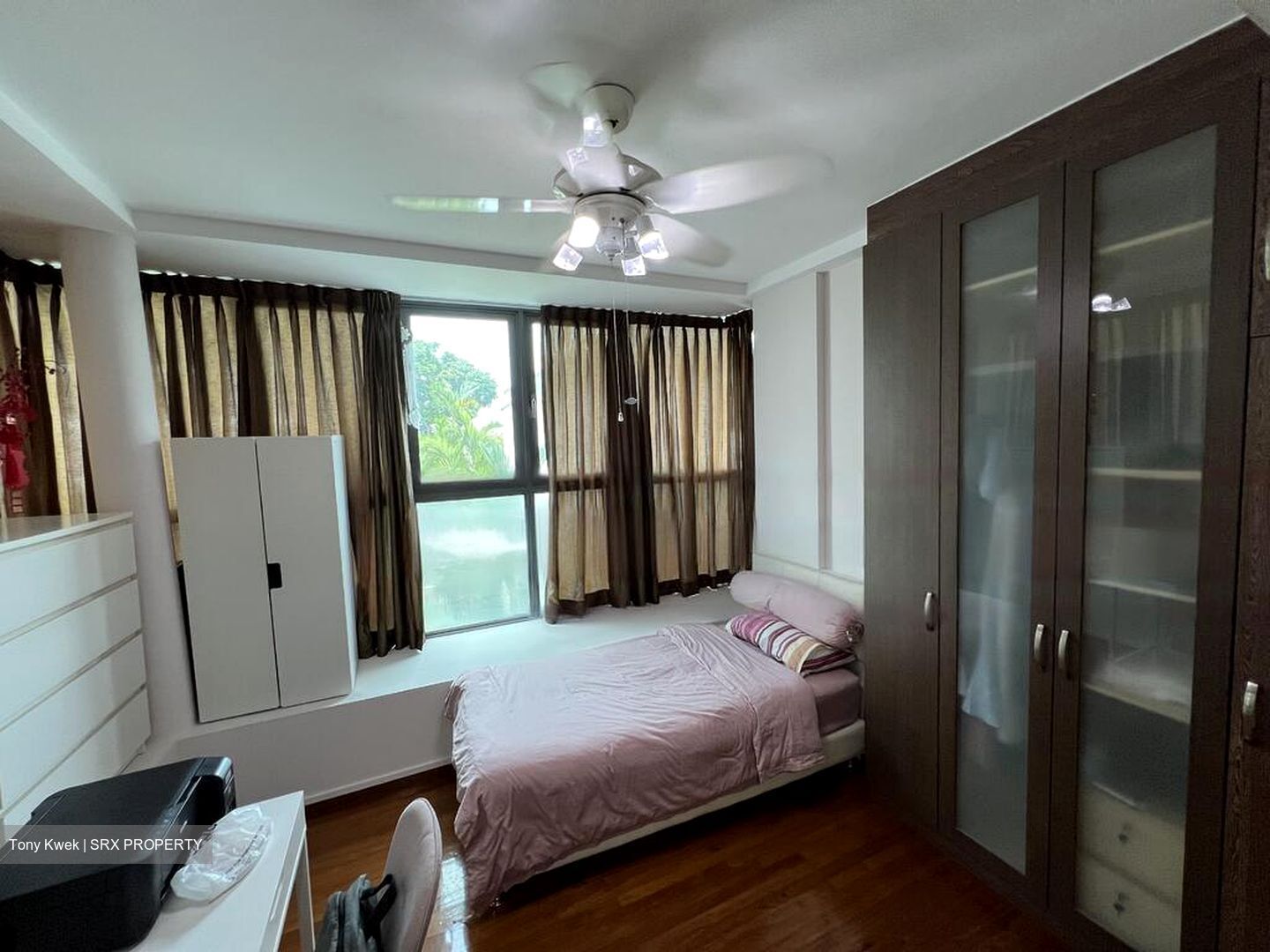 The Silver Spurz (D19), Semi-Detached #471229341